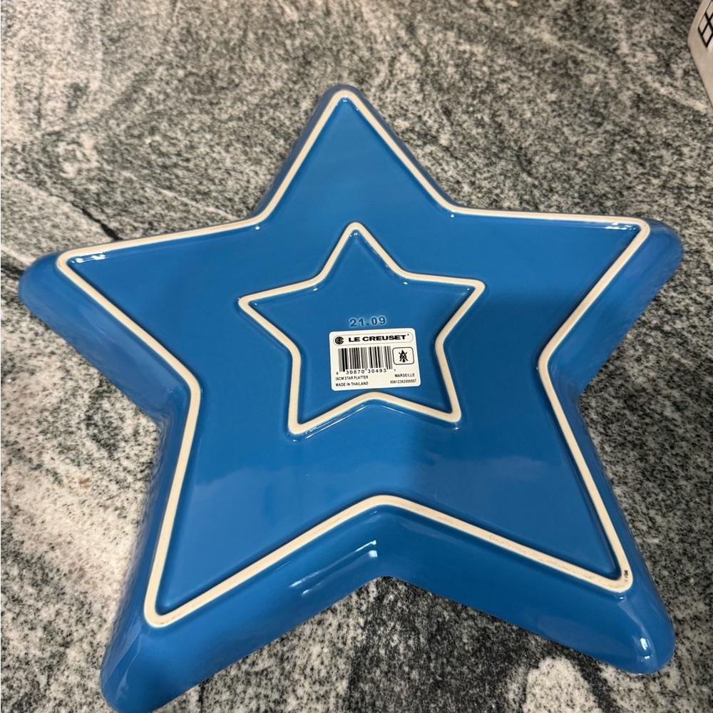 Le Creuset Marseille Blue Star Platter - Picture 2 of 3